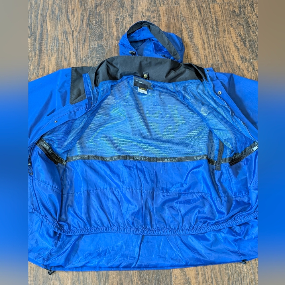 The North Face Blue and Black Gore-Tex Jacket M - Picture 4 of 10